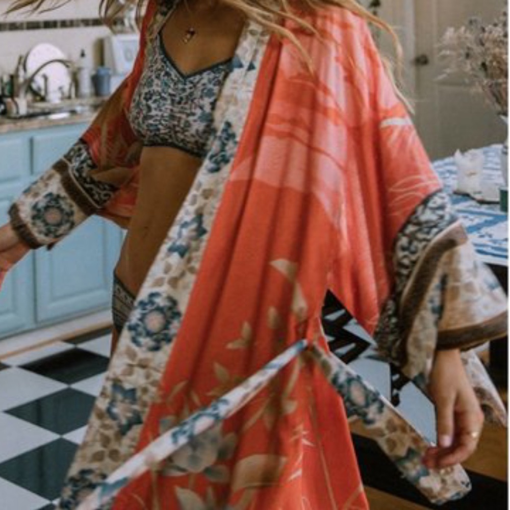 Boho Gypsy Red Floral Belted Kimono Cover up - Picture 7 of 7